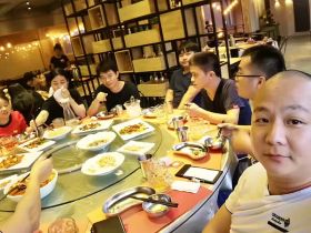 乐用电器团队建设：电商与设计部门夏日聚餐，凝聚力量共创未来